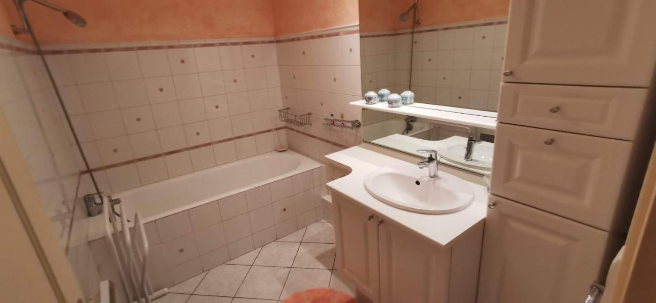Logement Hyper Centre Champagnole Exterior photo